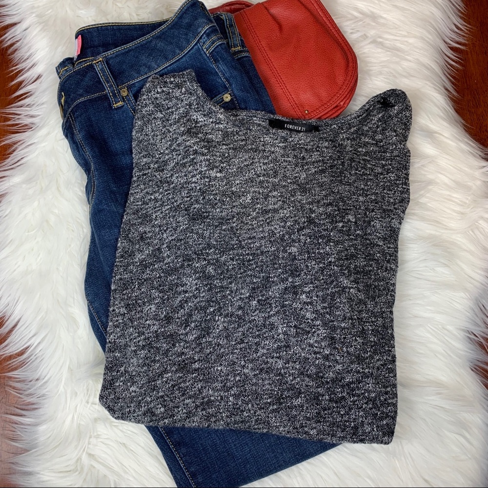 Forever 21 Knit Long Sleeve. Cross Cross Back M